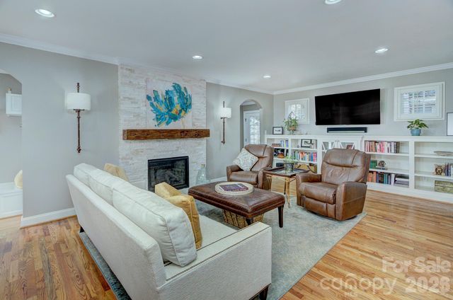 1825 Lombardy Circle, Charlotte, NC 28203