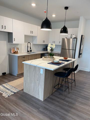 580 Columbia Turnpike 208, East Greenbush, NY 12061