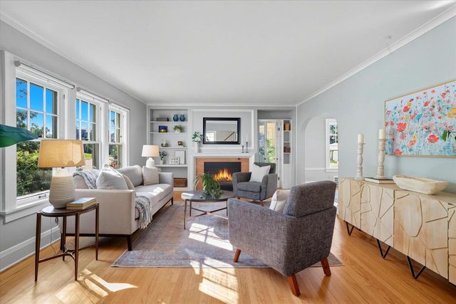 4201 N Woodburn STREET, Shorewood, WI 53211