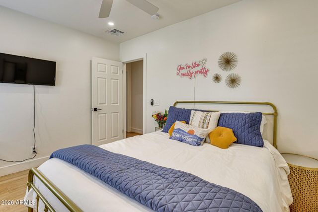 8542 E SUNNYSIDE Drive, Scottsdale, AZ 85260