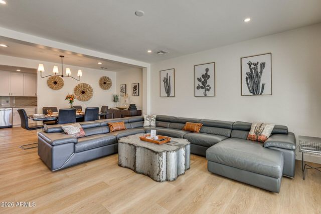 8542 E SUNNYSIDE Drive, Scottsdale, AZ 85260