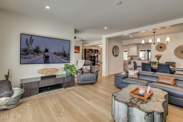 8542 E SUNNYSIDE Drive, Scottsdale, AZ 85260