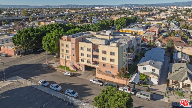 4920 S Broadway, Los Angeles, CA 90037