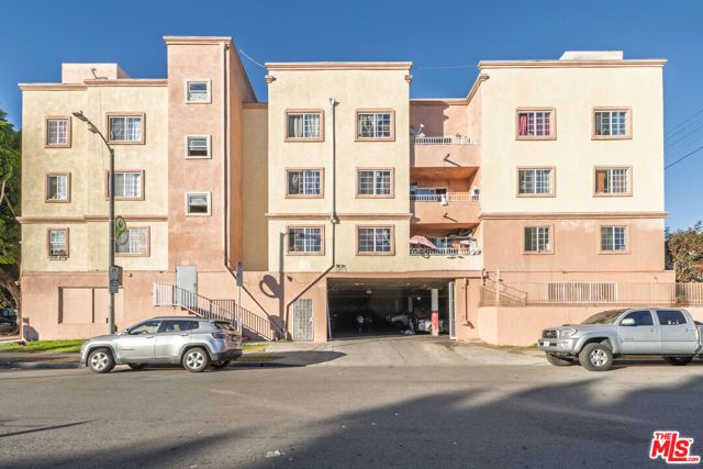 4920 S Broadway, Los Angeles, CA 90037