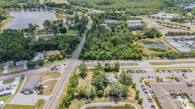 18950 SUNLAKE BOULEVARD, Lutz, FL 33558