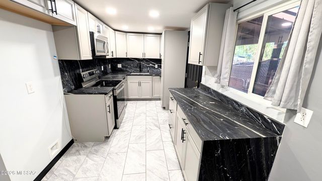 4319 S 16th Avenue, Tucson, AZ 85714