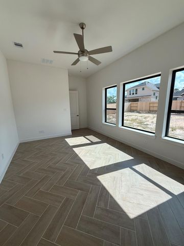 16745 Heron Oaks Run, Magnolia, TX 77354