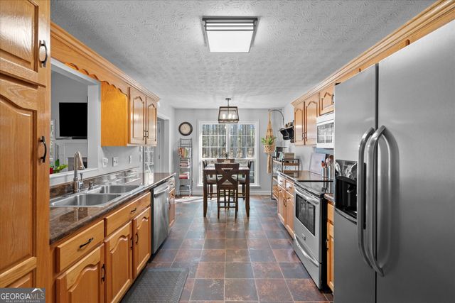 3051 Lakeview Parkway, Villa Rica, GA 30180