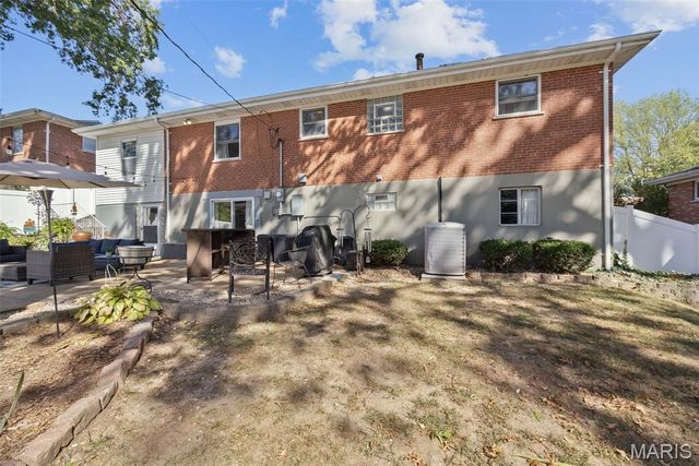 170 Bridgeview Lane, St Louis, MO 63129