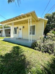 3611 OAK AV, Miami, FL 33133