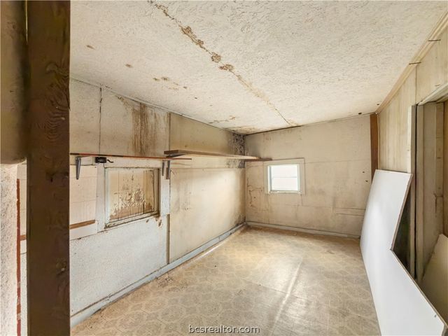 410 East 7th Street, Hearne, TX 77859