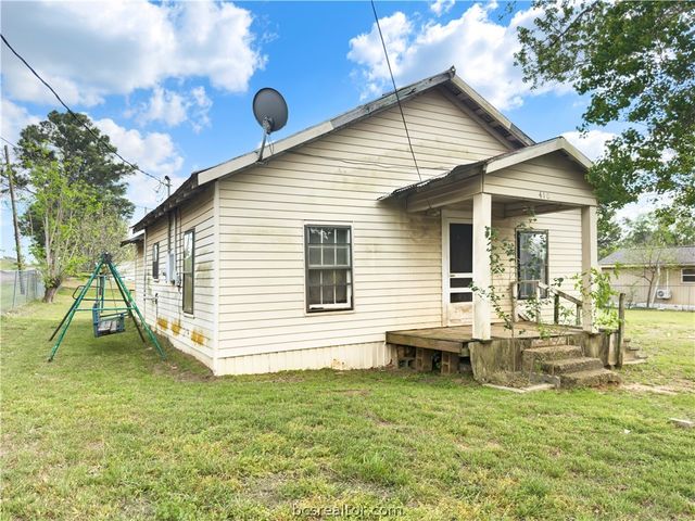 410 East 7th Street, Hearne, TX 77859