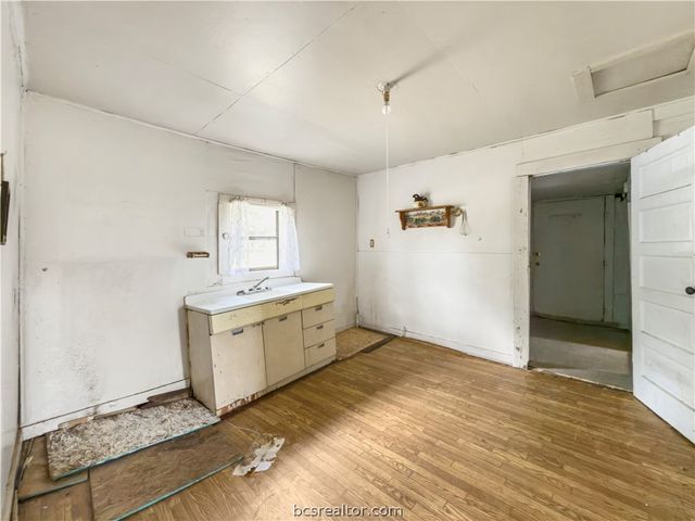 410 East 7th Street, Hearne, TX 77859