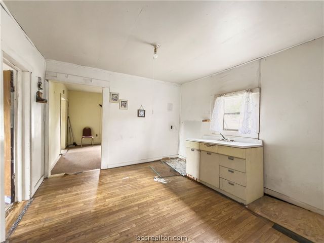 410 East 7th Street, Hearne, TX 77859