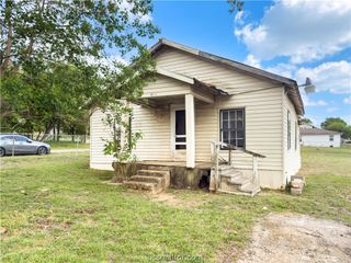 410 East 7th Street, Hearne, TX 77859