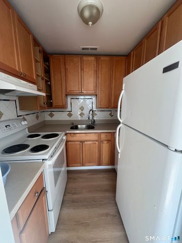 31 Stuart Avenue APT 12, Norwalk, CT 06850