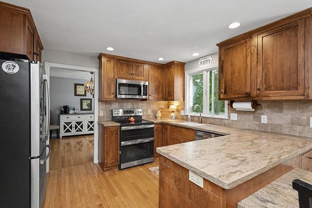 19 Short St, Franklin, MA 02038
