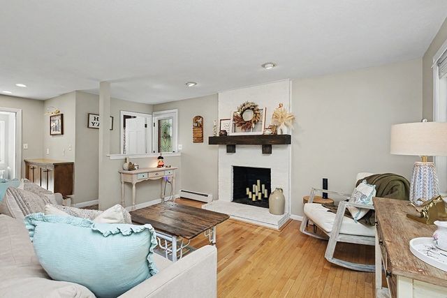 19 Short St, Franklin, MA 02038