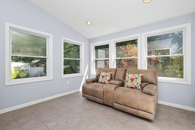 19 Short St, Franklin, MA 02038