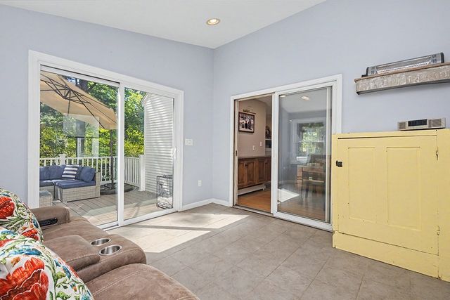 19 Short St, Franklin, MA 02038