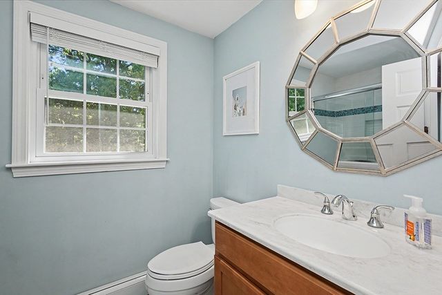19 Short St, Franklin, MA 02038