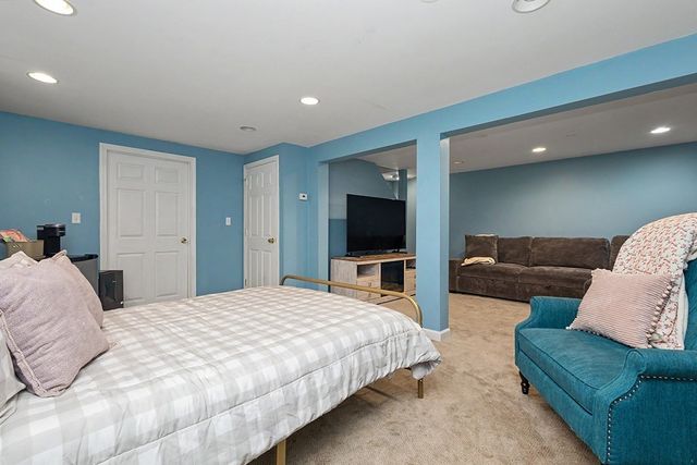 19 Short St, Franklin, MA 02038