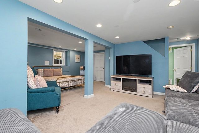 19 Short St, Franklin, MA 02038