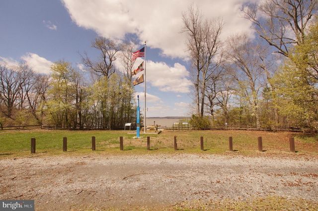 8965 RIVERSIDE RD, Nanjemoy, MD 20662