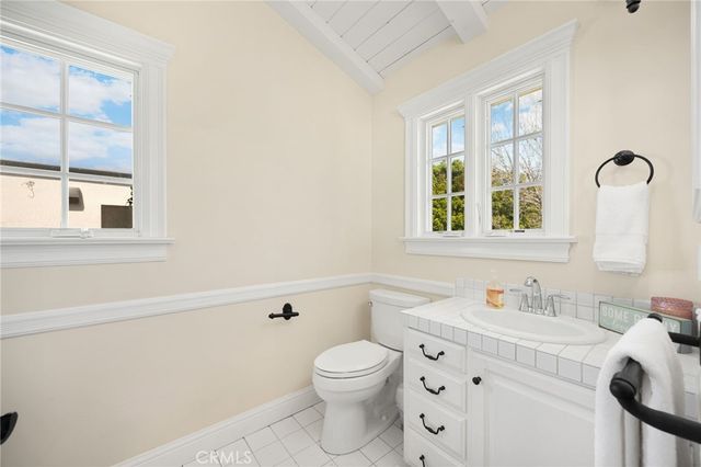 3301 Tilden Avenue, Los Angeles, CA 90034