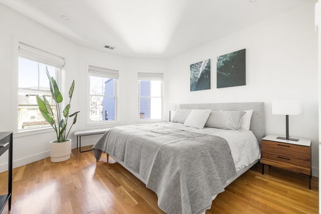 96 Otis St 1, Cambridge, MA 02141