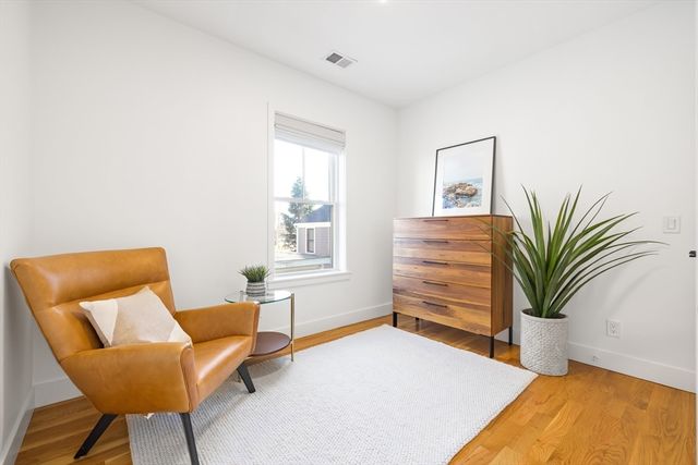 96 Otis St 1, Cambridge, MA 02141