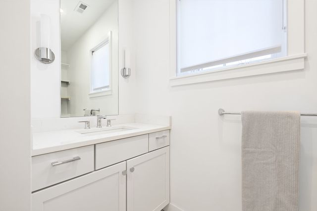 96 Otis St 1, Cambridge, MA 02141