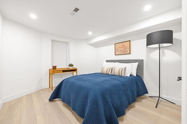 96 Otis St 1, Cambridge, MA 02141