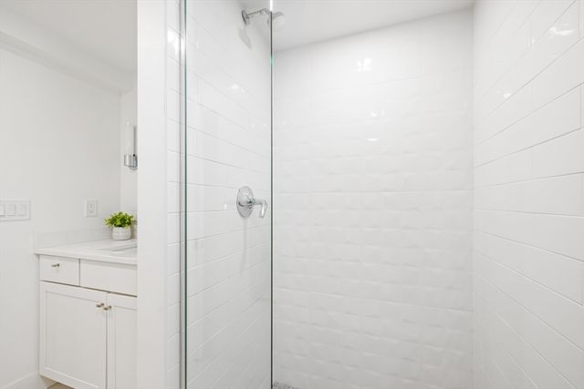 96 Otis St 1, Cambridge, MA 02141