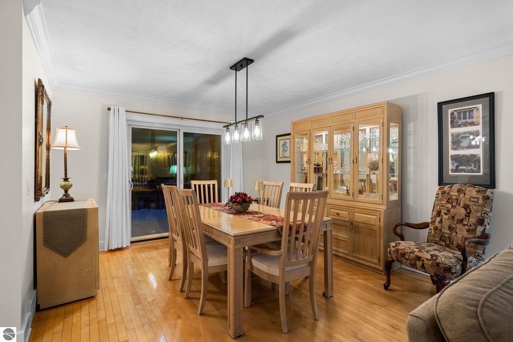 Image 6 of property listing at 5466 Millbrook Drive # 6, Williamsburg, MI 49690