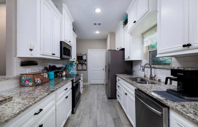 5 Corkwood Road, Trinity, TX 75862