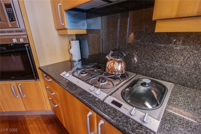 2877 Paradise Road 105, Las Vegas, NV 89109