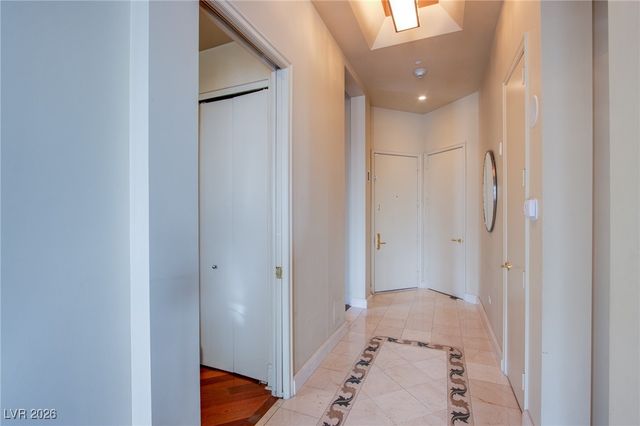 2877 Paradise Road 105, Las Vegas, NV 89109