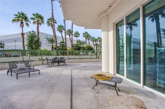 2877 Paradise Road 105, Las Vegas, NV 89109