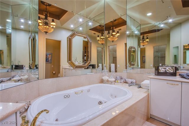 2877 Paradise Road 105, Las Vegas, NV 89109