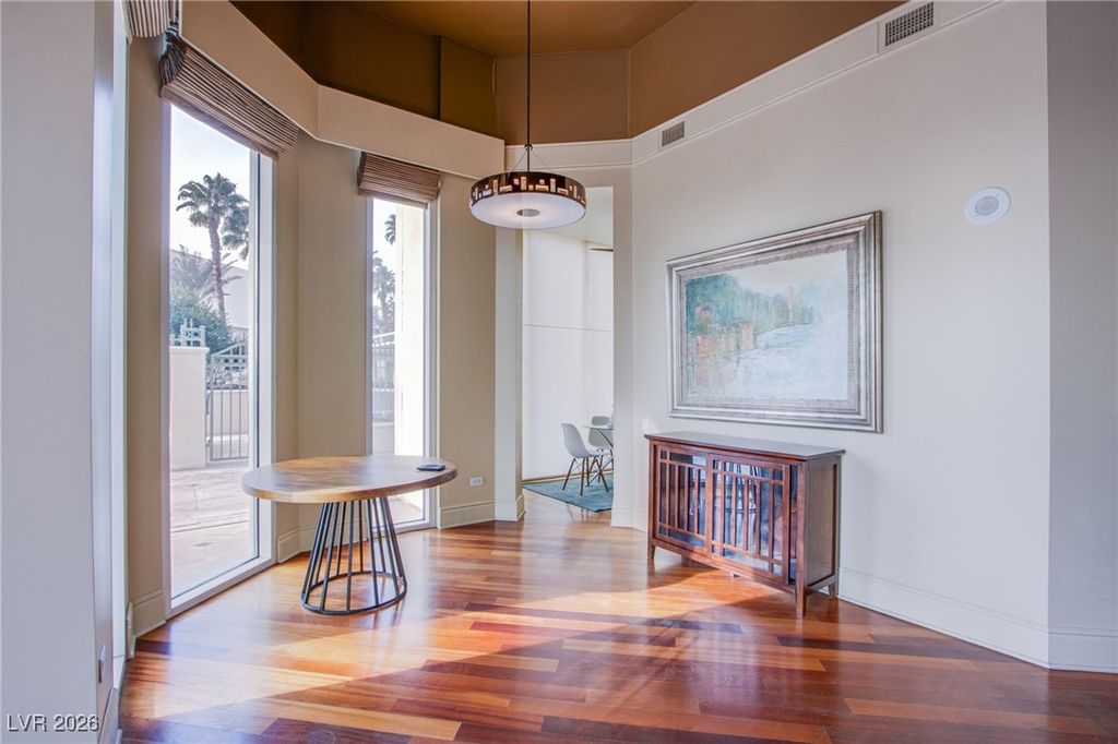 2877 Paradise Road 105, Las Vegas, NV 89109