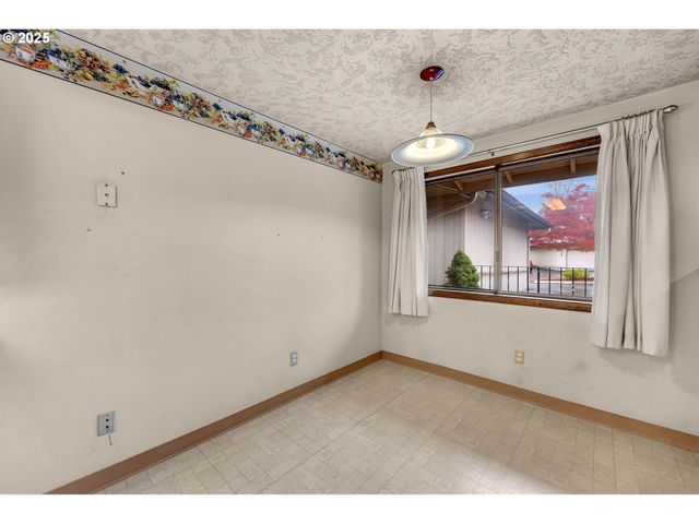 3704 Ne 45TH St, Vancouver, WA 98661