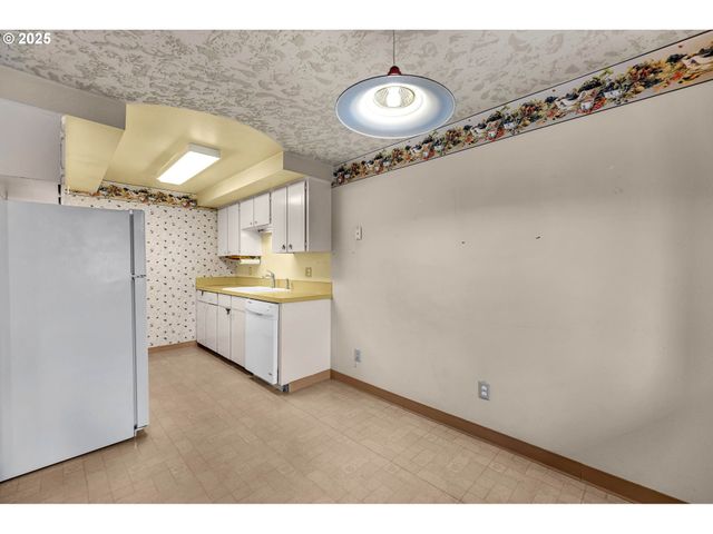 3704 Ne 45TH St, Vancouver, WA 98661