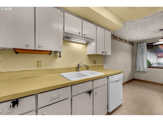 3704 Ne 45TH St, Vancouver, WA 98661