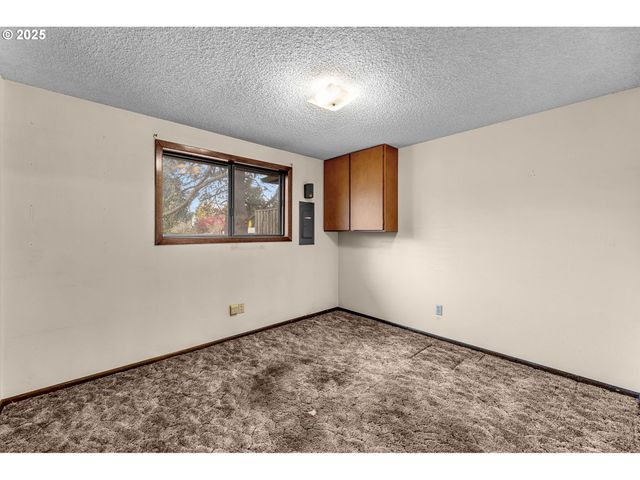 3704 Ne 45TH St, Vancouver, WA 98661