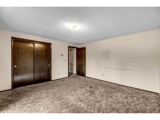 3704 Ne 45TH St, Vancouver, WA 98661