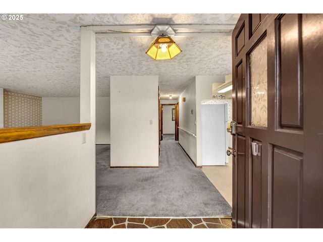 3704 Ne 45TH St, Vancouver, WA 98661