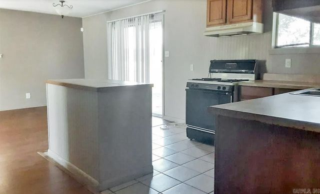 5201 N Woodland Dr, North Little Rock, AR 72117