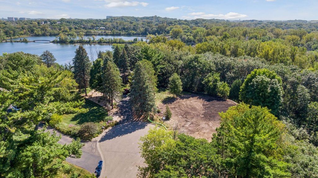 5038 Dominick Spur, Hopkins, MN 55343 — photo 3