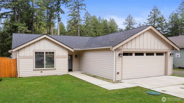 11217 Country Club Place, Anderson Island, WA 98303